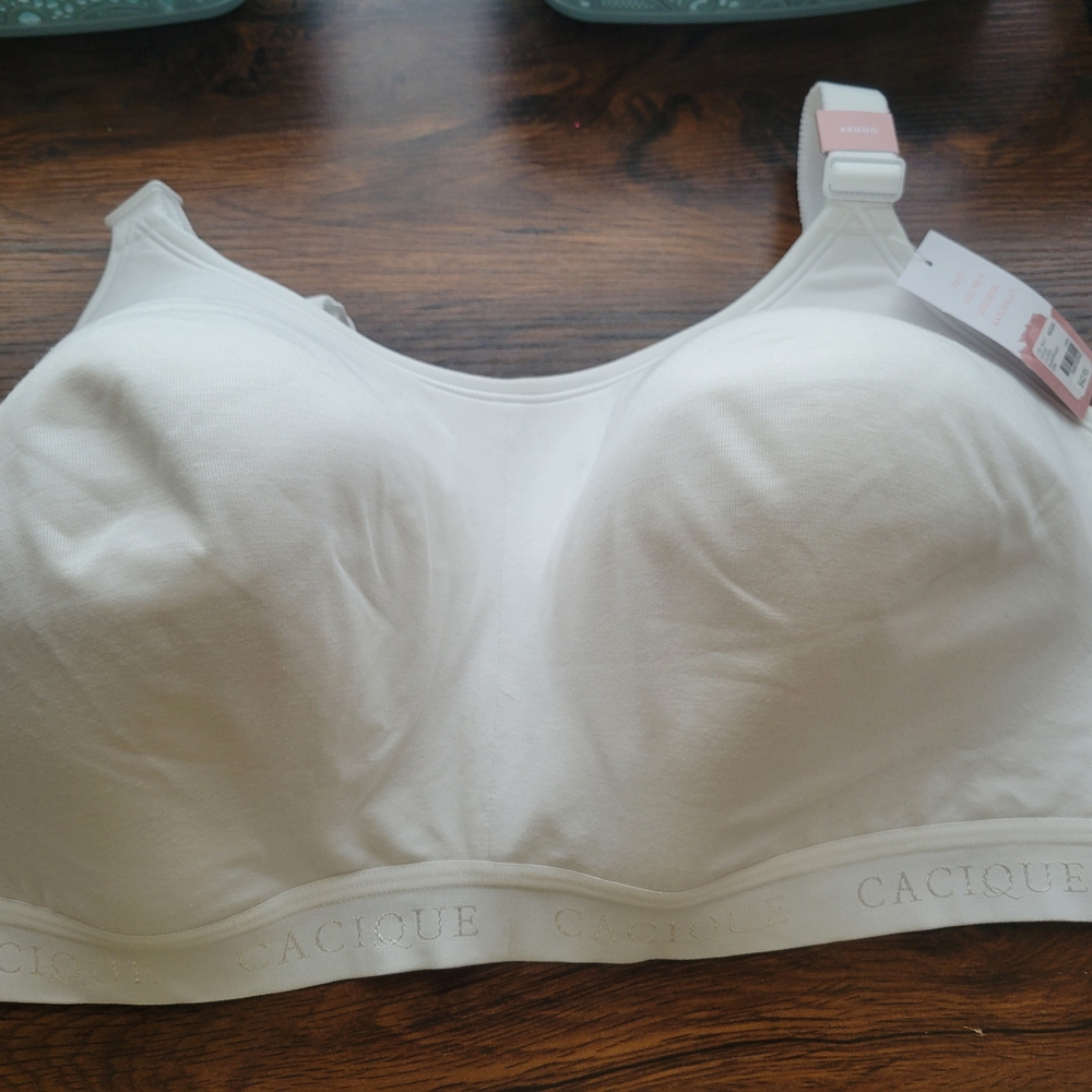 Cacique White Comfort Scoop Bra with Molded Cups